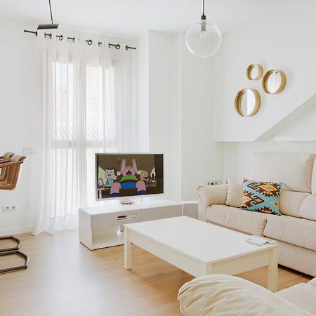 Caleta Homes - Apartamentos Pompidou Малага Екстериор снимка