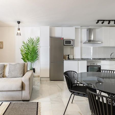 Caleta Homes - Apartamentos Pompidou Малага Екстериор снимка