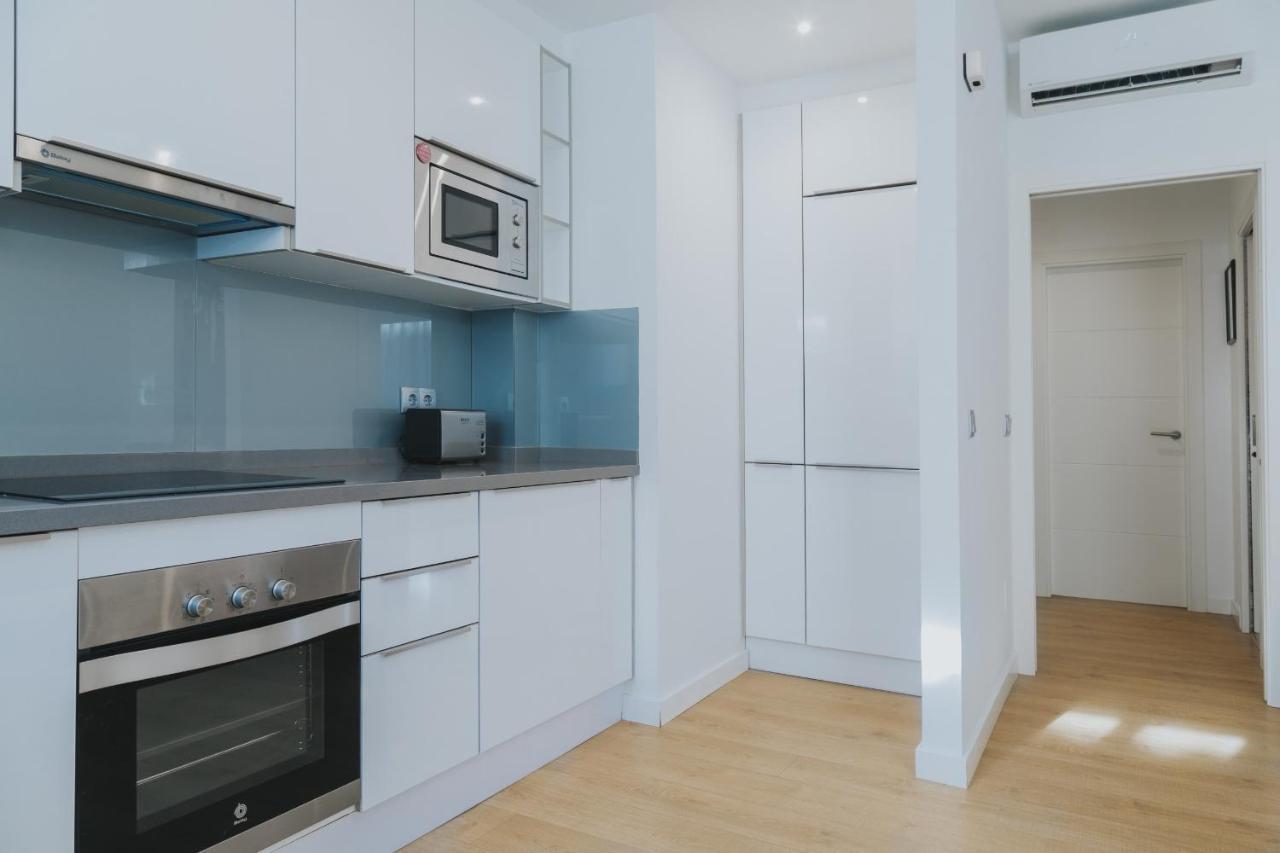 Caleta Homes - Apartamentos Pompidou Малага Екстериор снимка