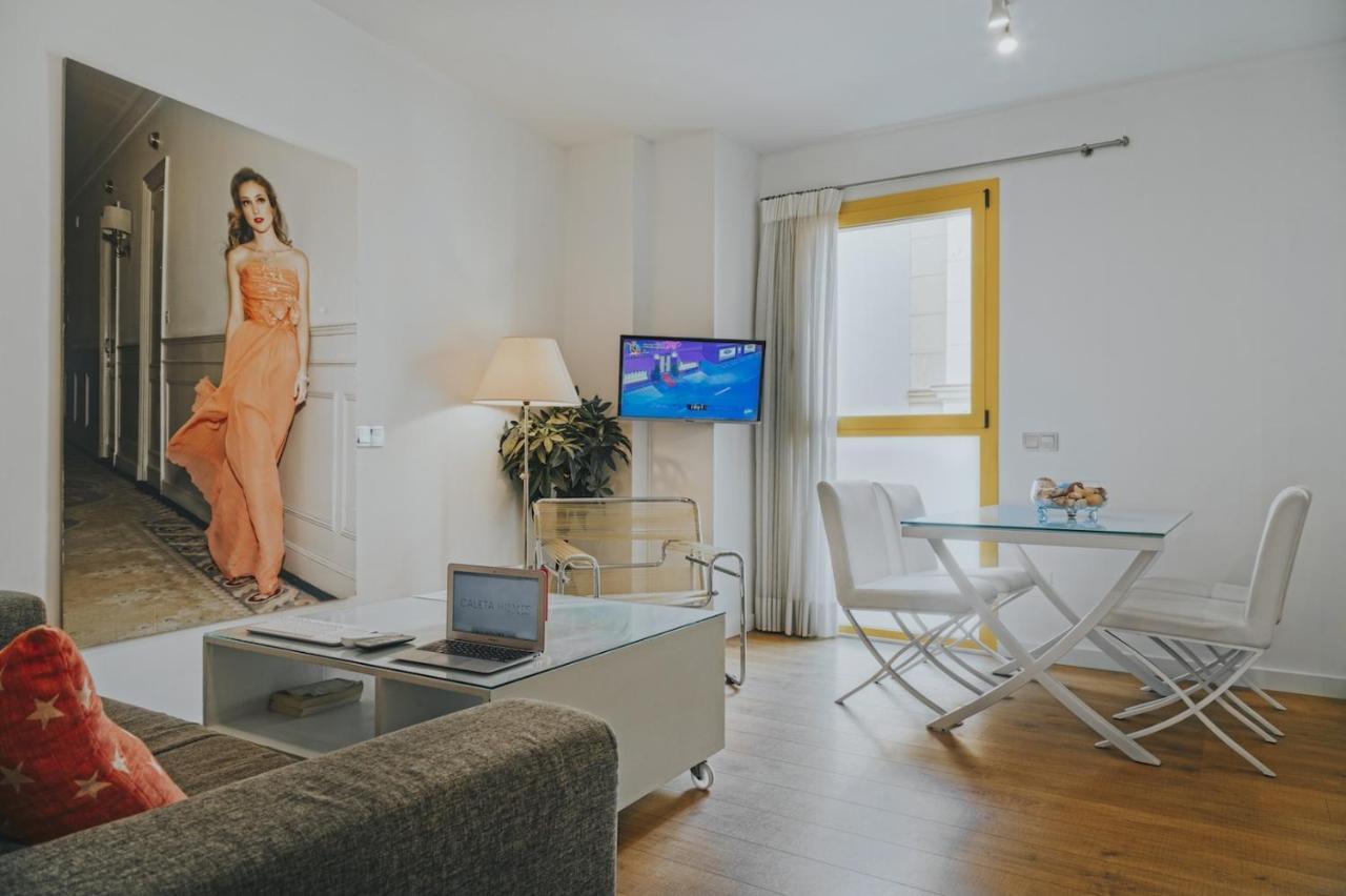Caleta Homes - Apartamentos Pompidou Малага Екстериор снимка