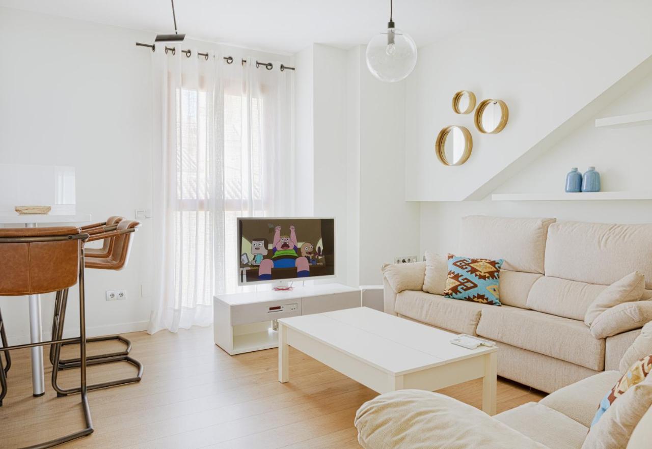 Caleta Homes - Apartamentos Pompidou Малага Екстериор снимка