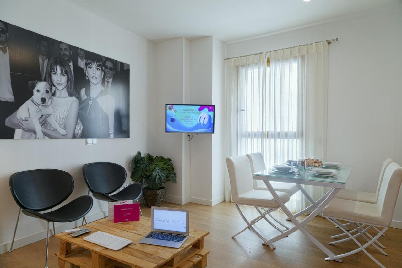 Caleta Homes - Apartamentos Pompidou Малага Екстериор снимка