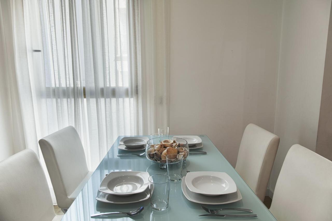 Caleta Homes - Apartamentos Pompidou Малага Екстериор снимка