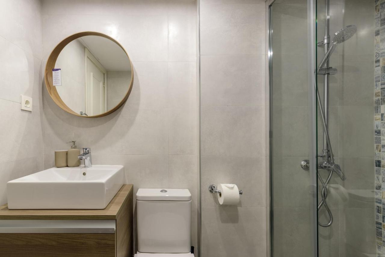Caleta Homes - Apartamentos Pompidou Малага Екстериор снимка