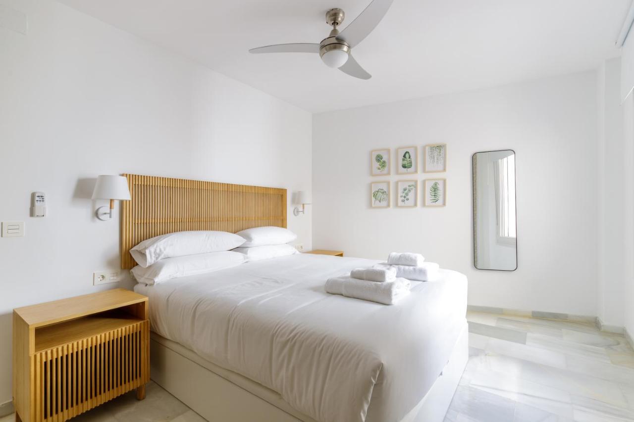 Caleta Homes - Apartamentos Pompidou Малага Екстериор снимка
