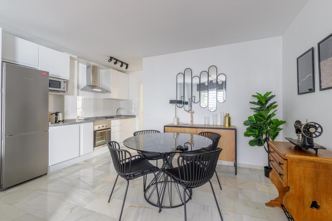 Caleta Homes - Apartamentos Pompidou Малага Екстериор снимка