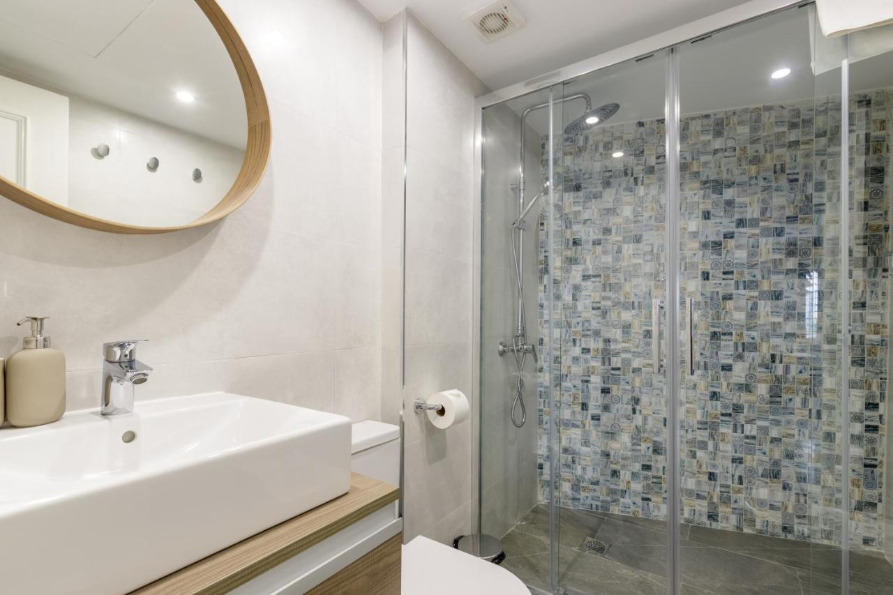 Caleta Homes - Apartamentos Pompidou Малага Екстериор снимка