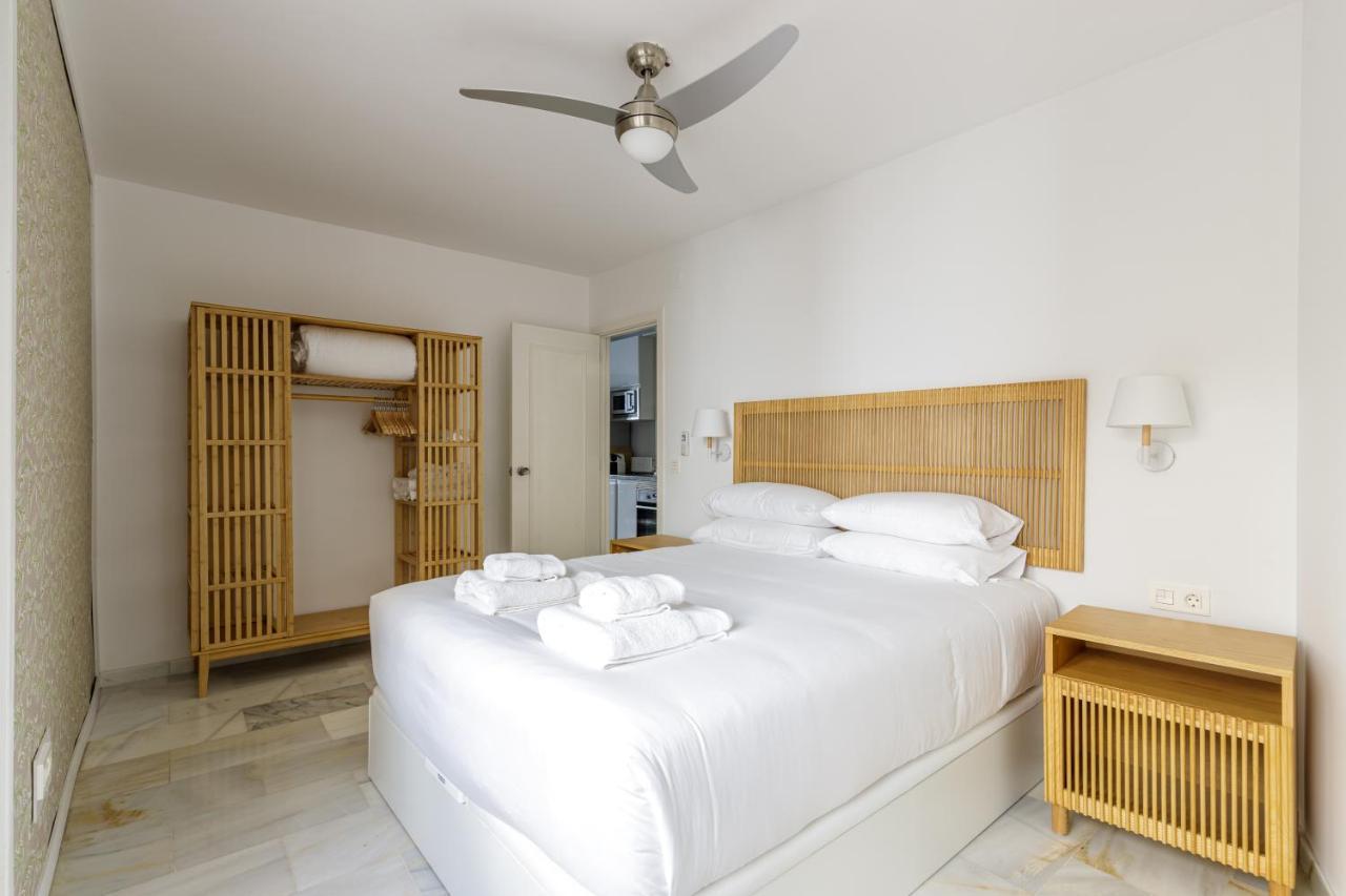 Caleta Homes - Apartamentos Pompidou Малага Екстериор снимка