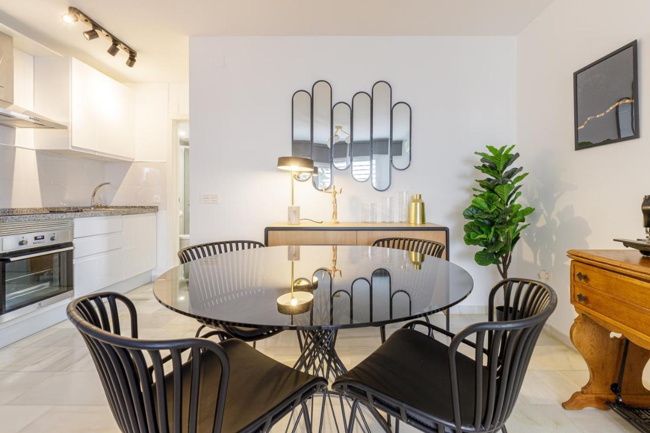 Caleta Homes - Apartamentos Pompidou Малага Екстериор снимка