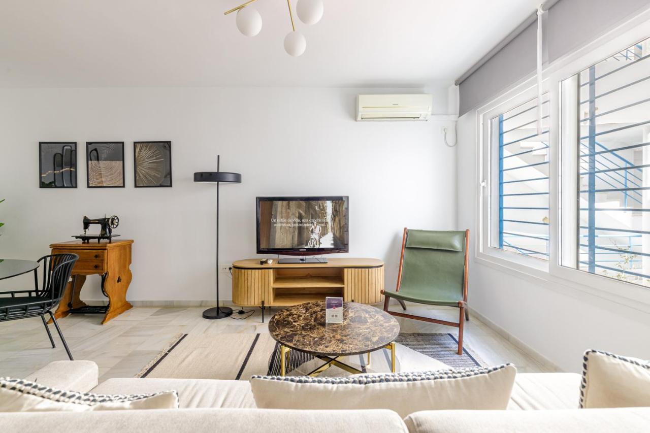 Caleta Homes - Apartamentos Pompidou Малага Екстериор снимка